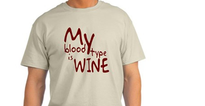 camiseta personalizada mi tipo de sangre es vino